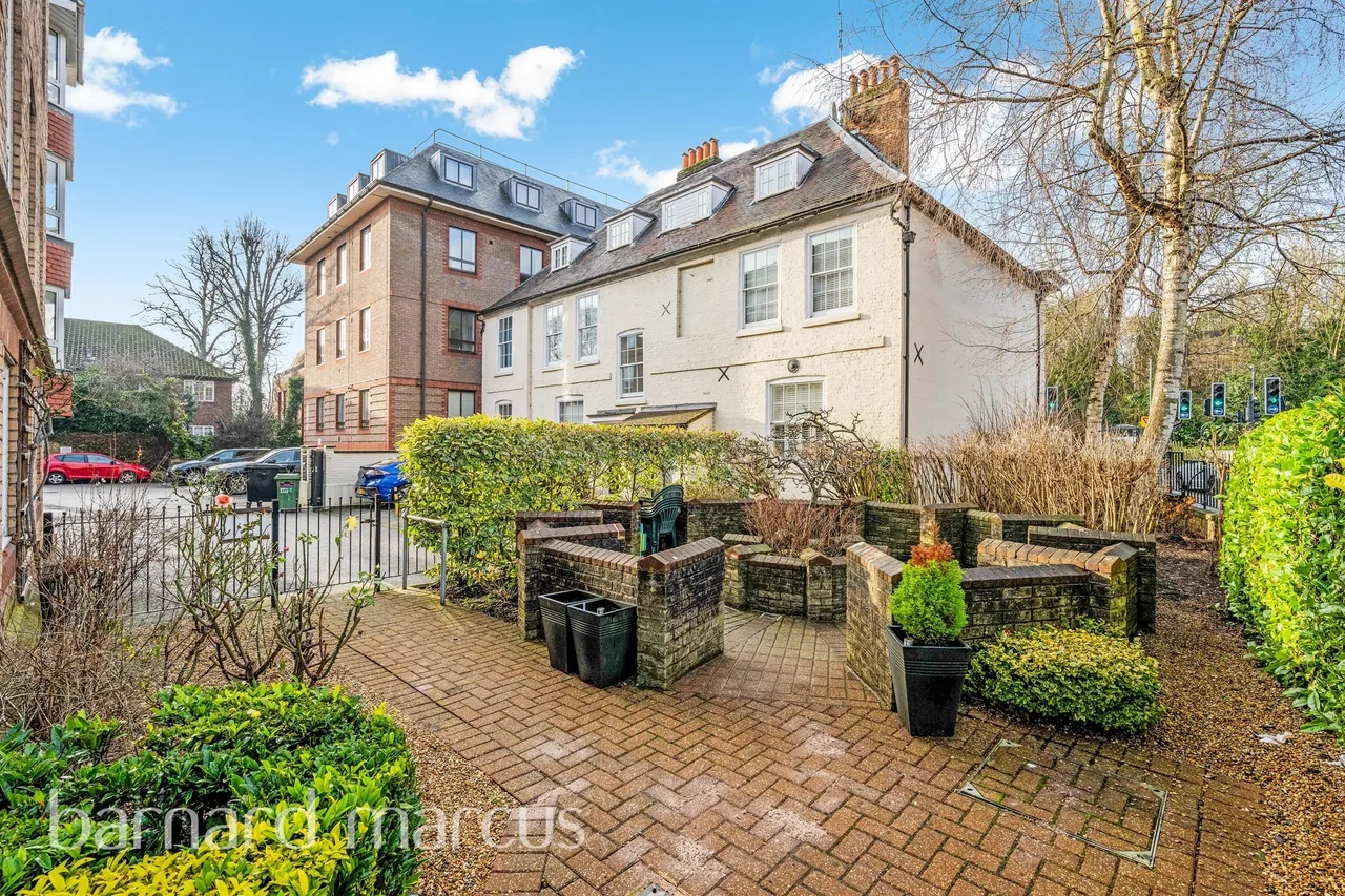 Ashley Avenue, Epsom, KT18, photo 6