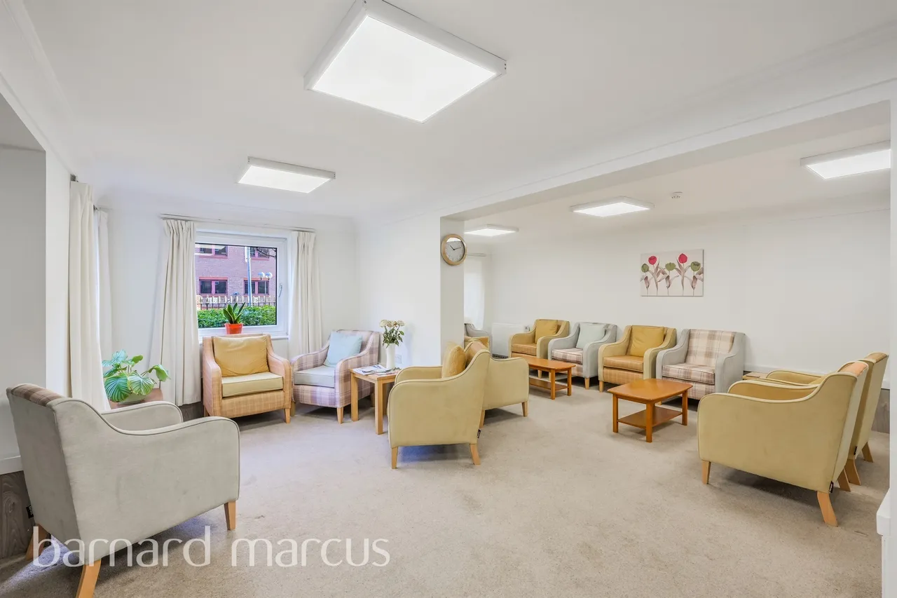 Ashley Avenue, Epsom, KT18, photo 4