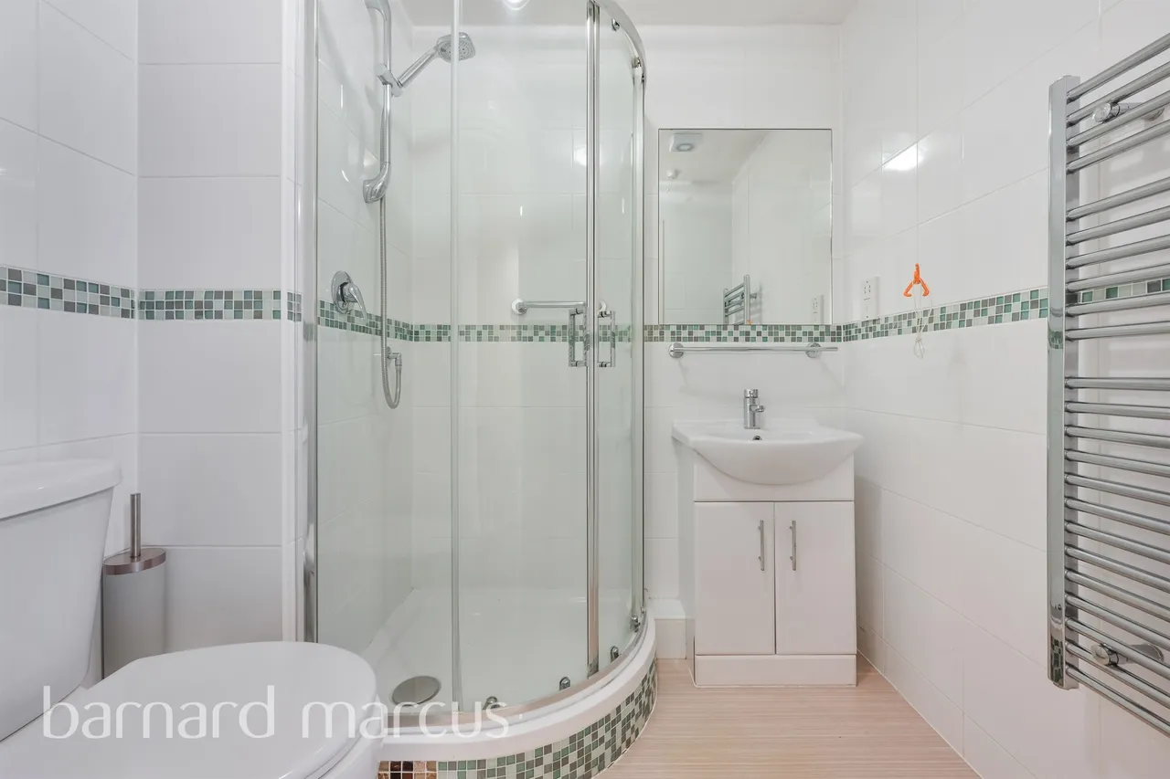 Ashley Avenue, Epsom, KT18, photo 7