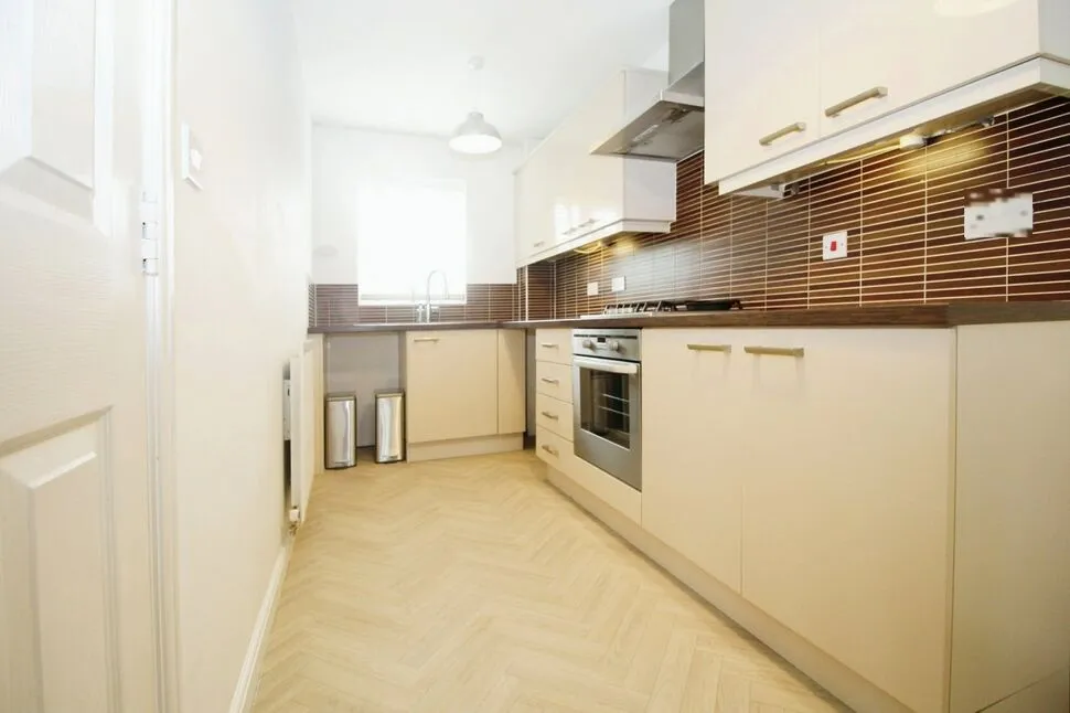 Park Drive, Leeds, West Yorkshire, LS12, photo 3