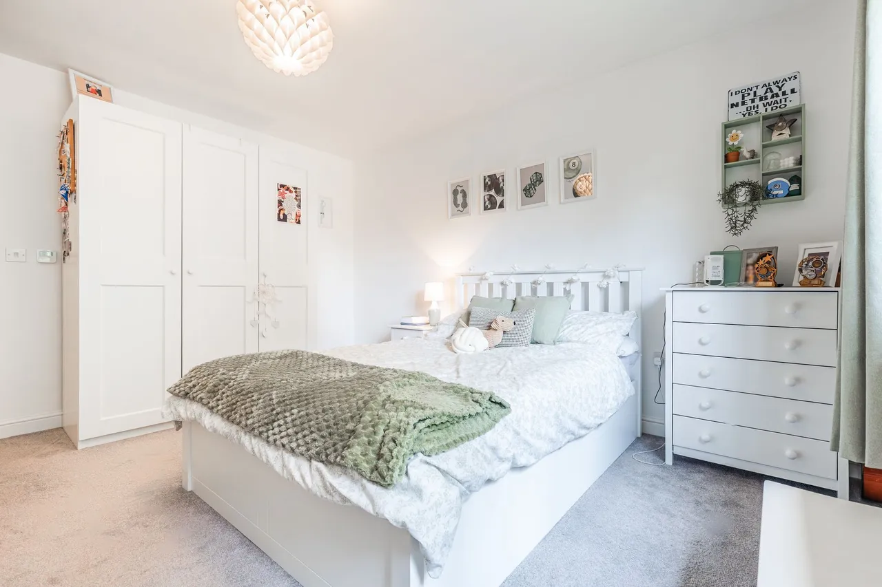 Spacious Bespoke Detached Bungalow in, photo 10