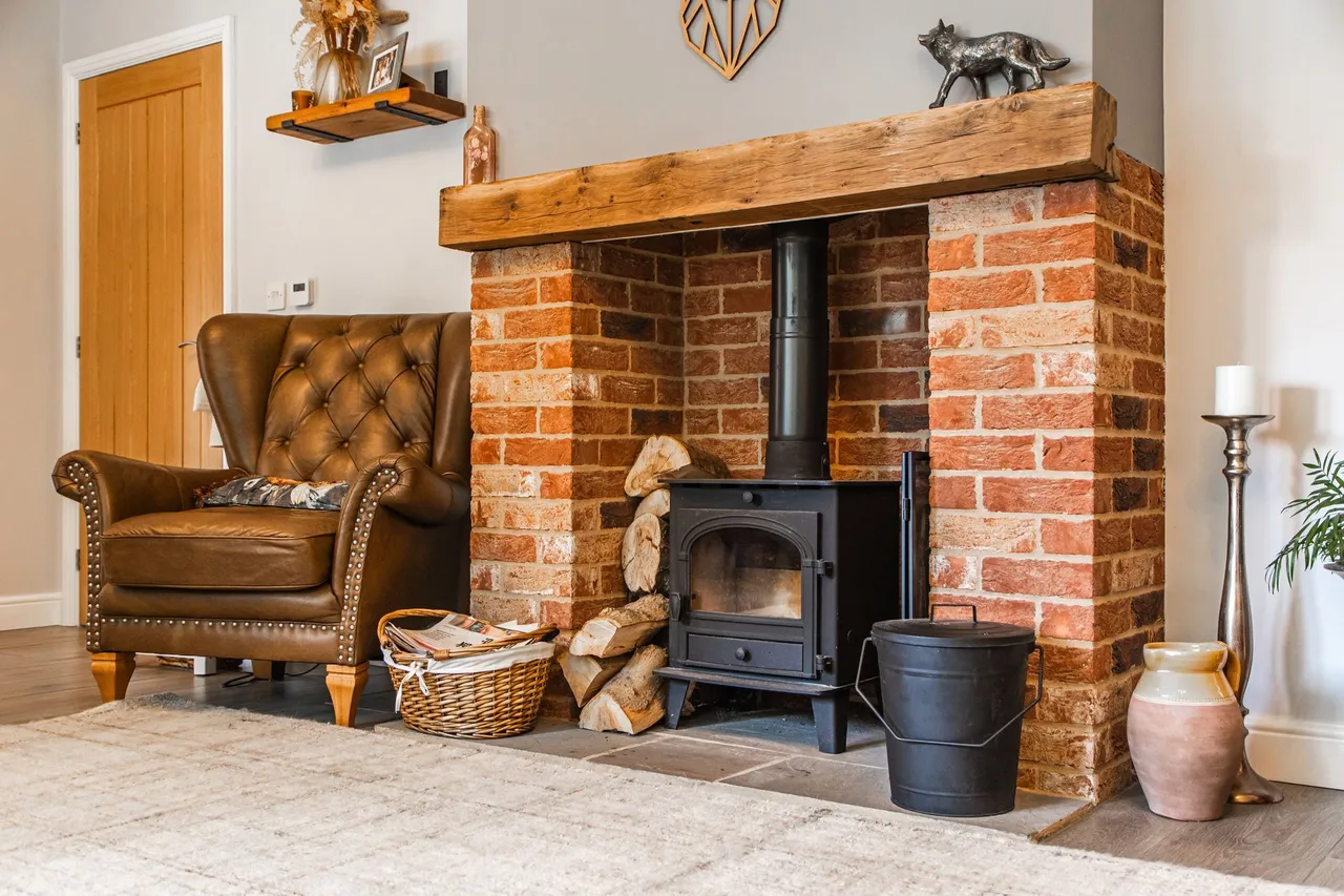 Spacious Bespoke Detached Bungalow in, photo 7