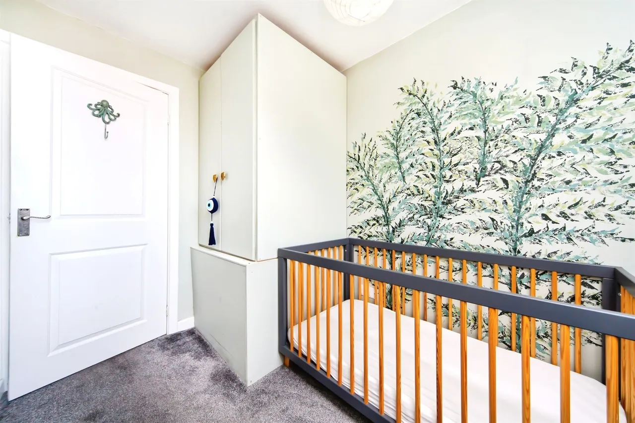 Malin Close, Hale Village, L24, photo 16