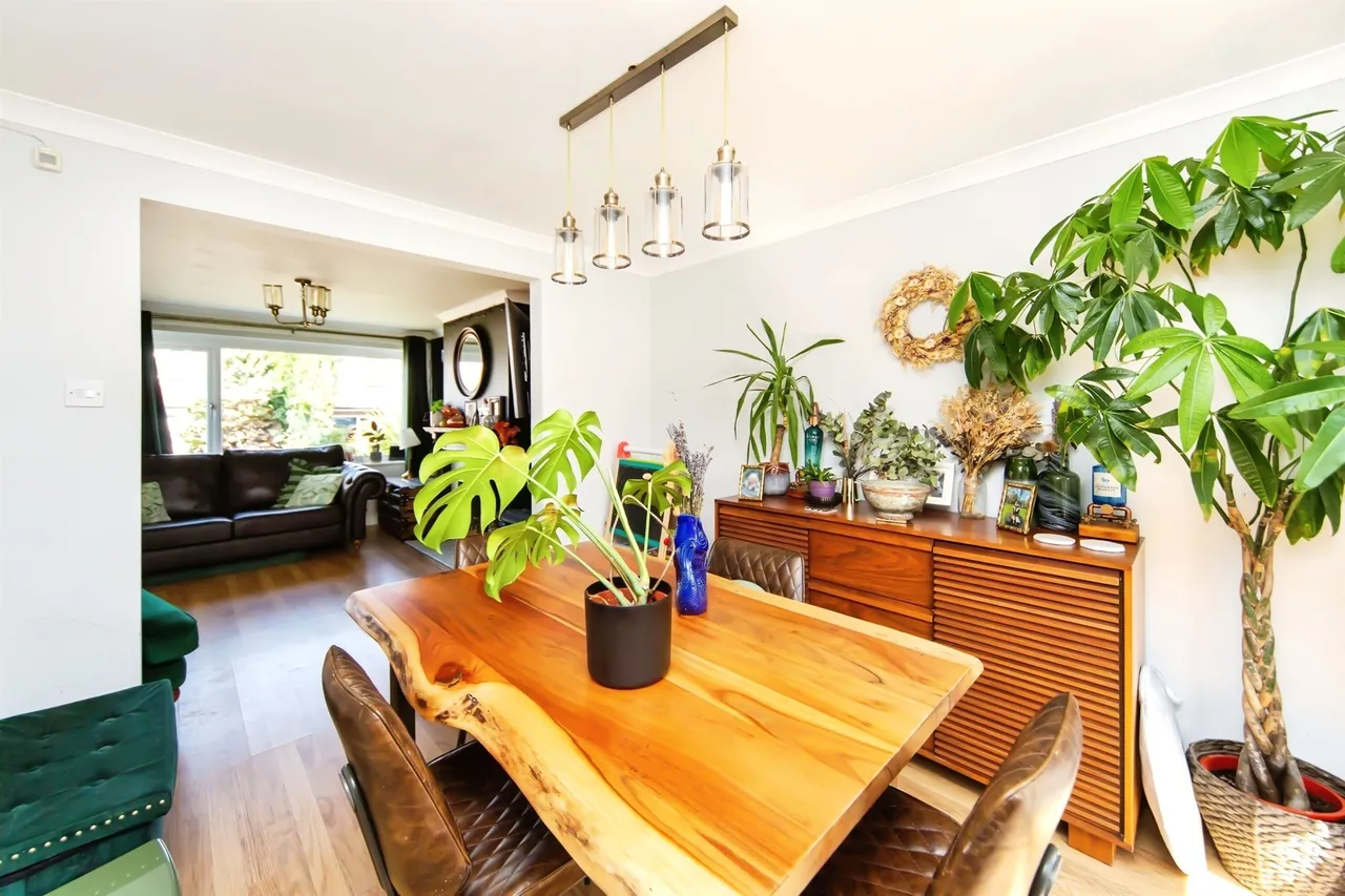Malin Close, Hale Village, L24, photo 8