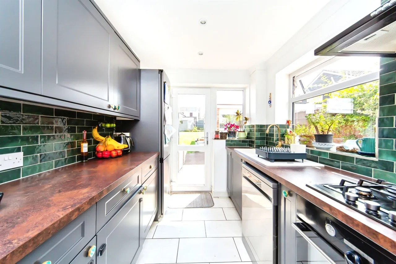 Malin Close, Hale Village, L24, photo 9