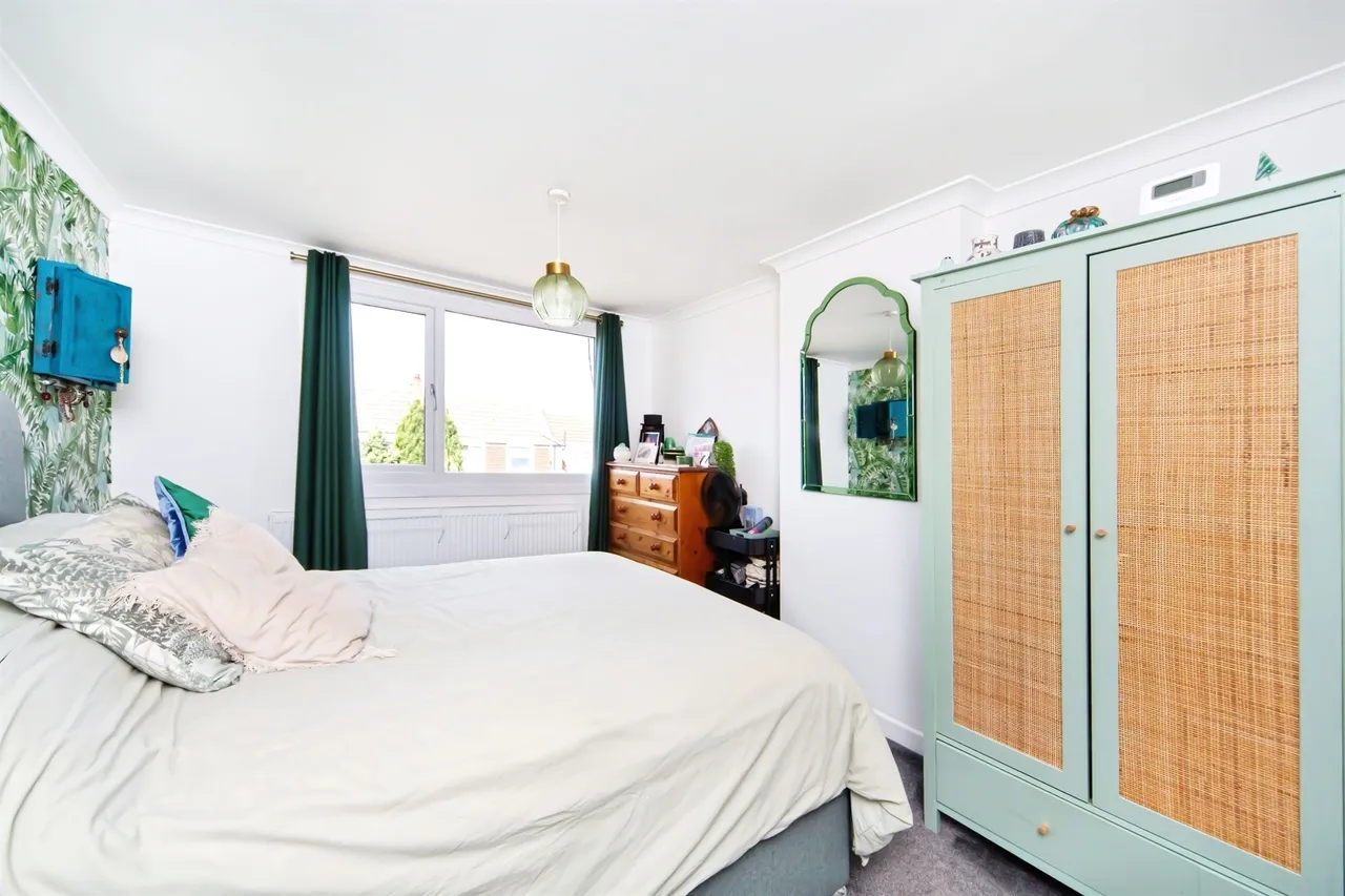 Malin Close, Hale Village, L24, photo 12