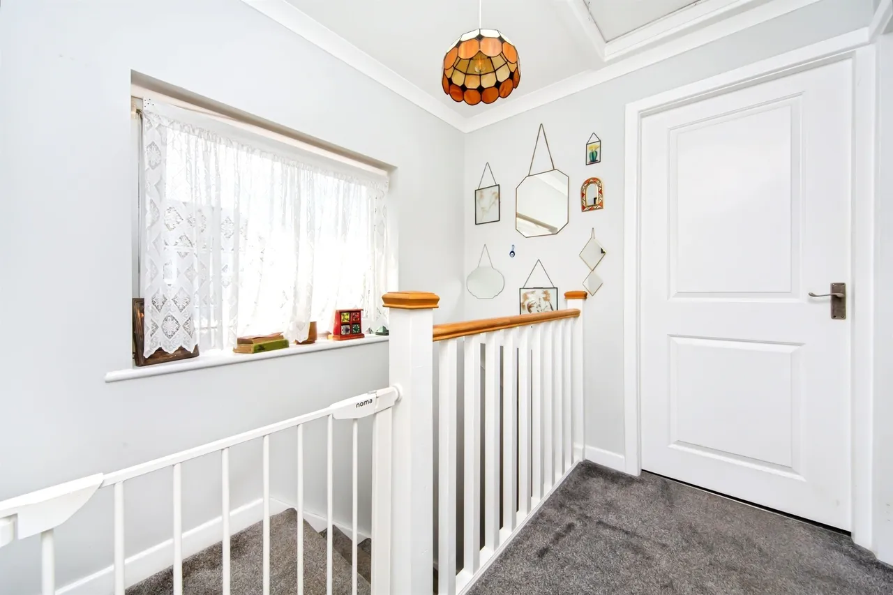 Malin Close, Hale Village, L24, photo 11