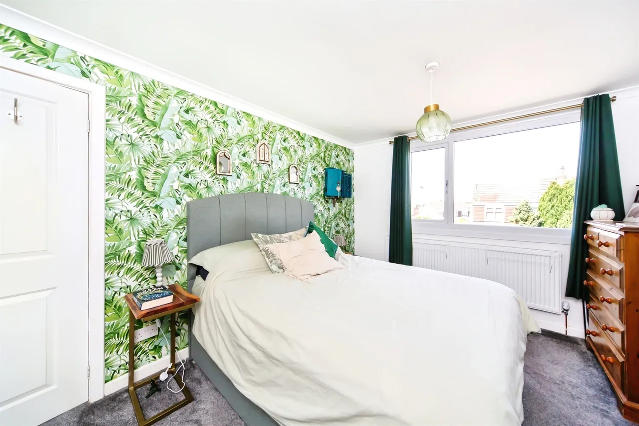Malin Close, Hale Village, L24, photo 13