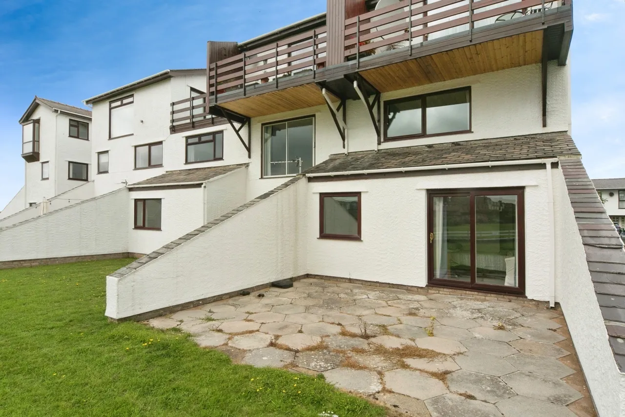 2 bed flat for sale, Deganwy Beach, Deganwy, LL31