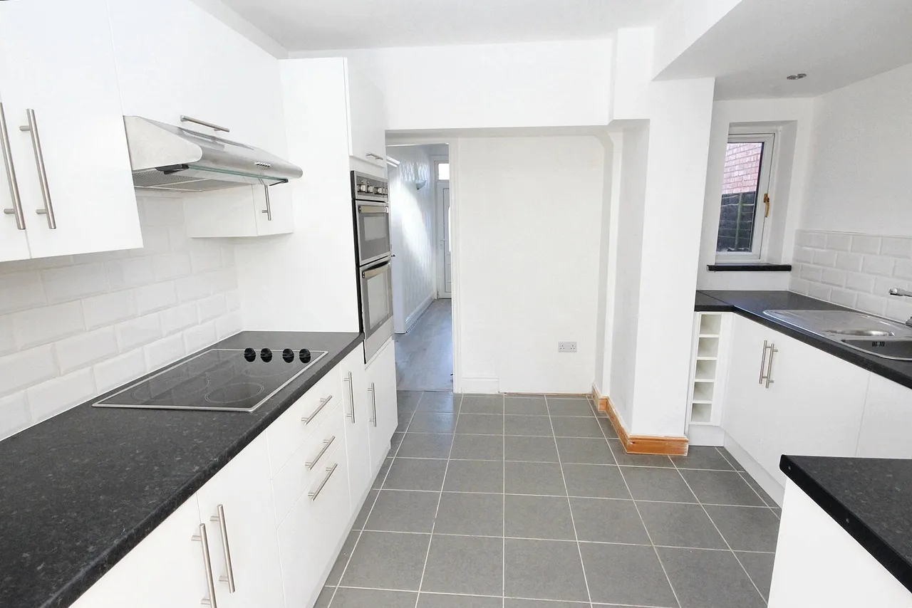 Ladysmith Avenue, Ashton-In-Makerfield, Wigan, Wigan, WN4 9DB, photo 2