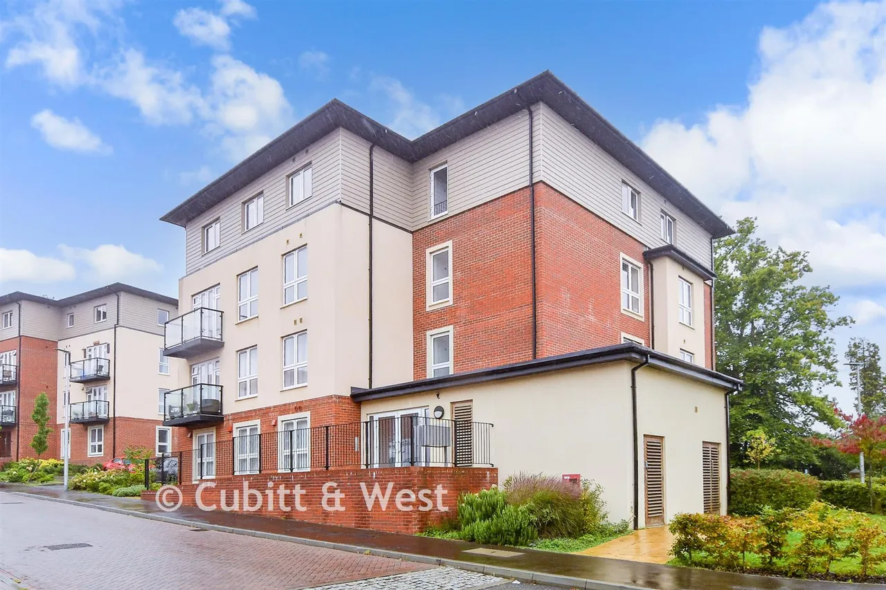 2 bed flat for sale, Bailey Place, Crowborough, TN6