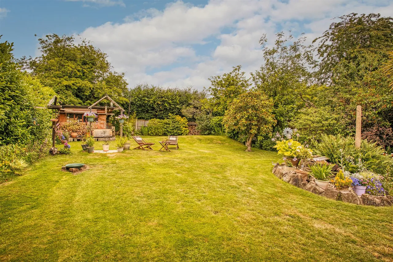 Uttoxeter Road, Mickleover, photo 20