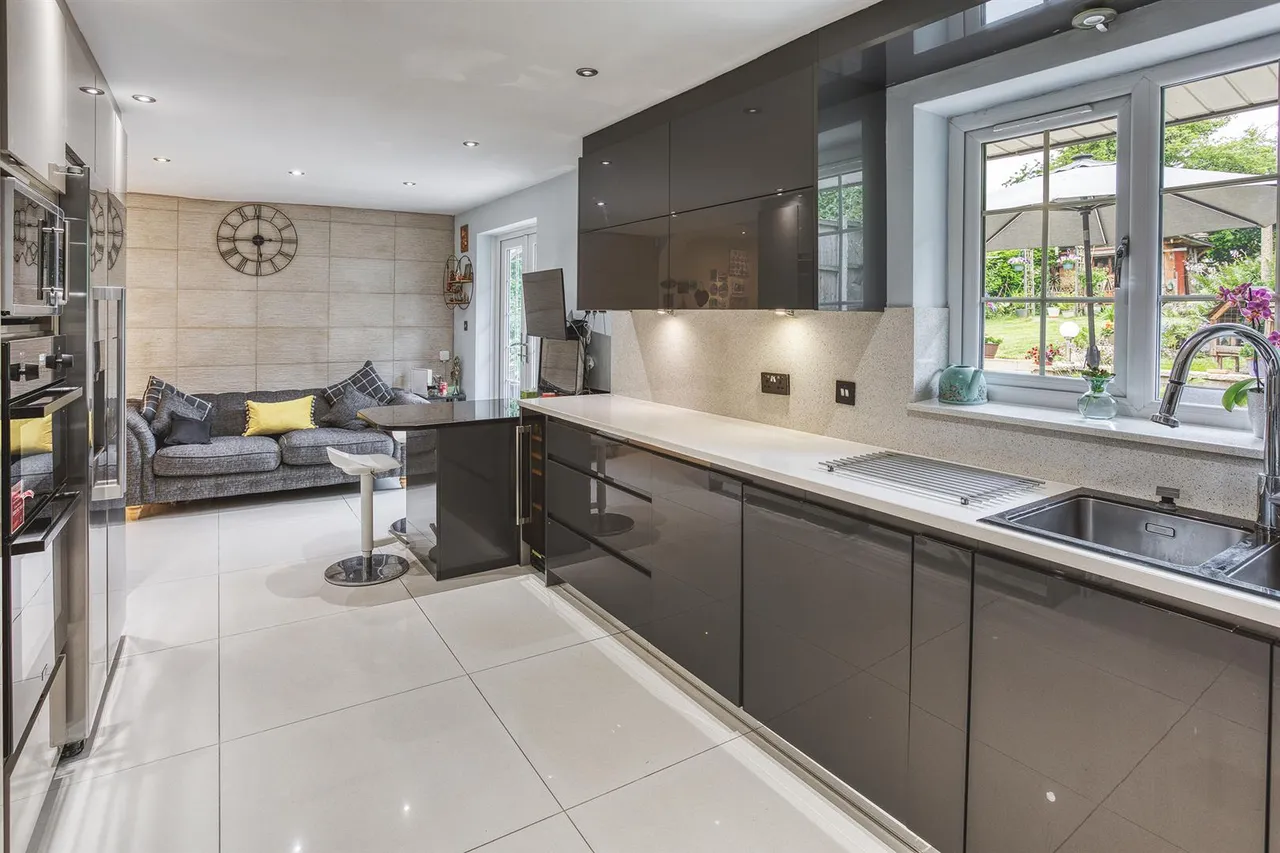 Uttoxeter Road, Mickleover, photo 11