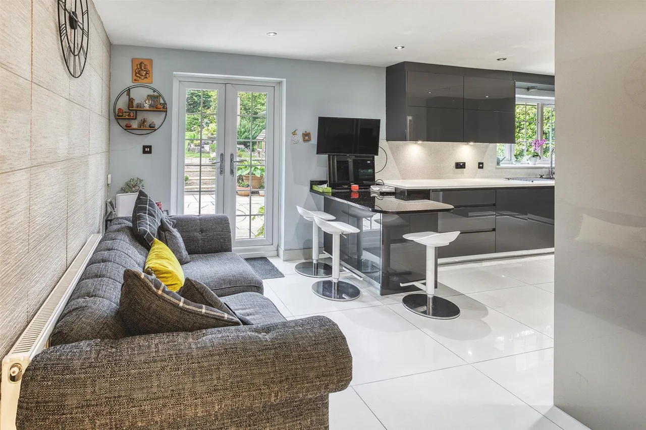 Uttoxeter Road, Mickleover, photo 10
