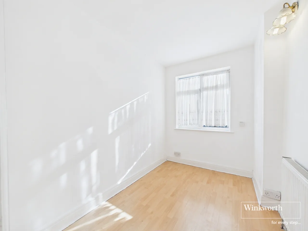 St. Georges Avenue, Kingsbury, London, NW9, photo 10