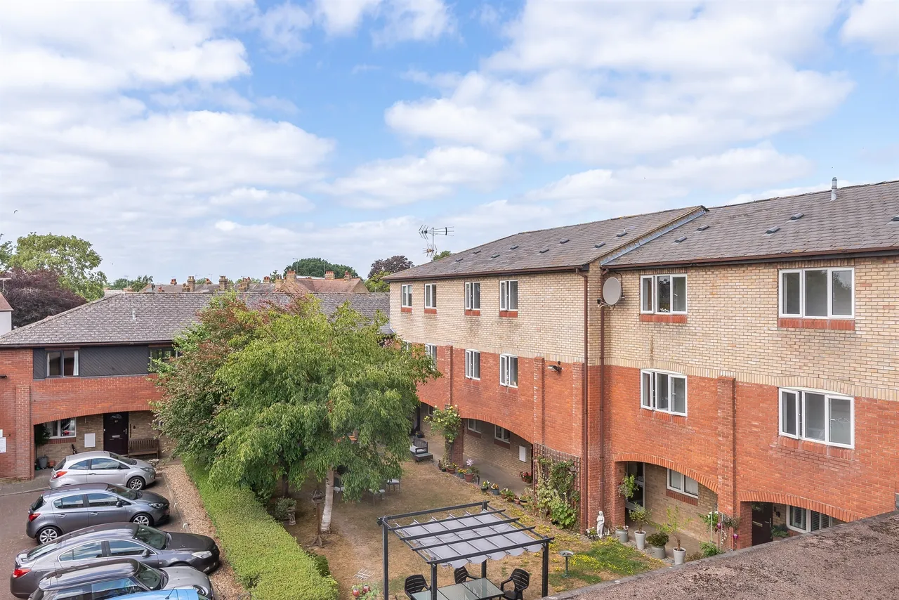 1 bed flat for sale — High Street, Maldon