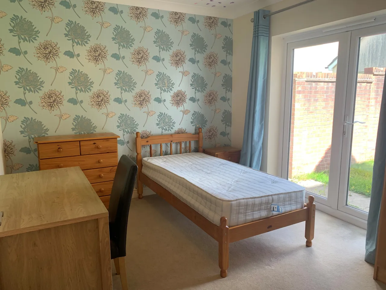 Llwyn Yr Eos, Carmarthen, SA31, photo 7