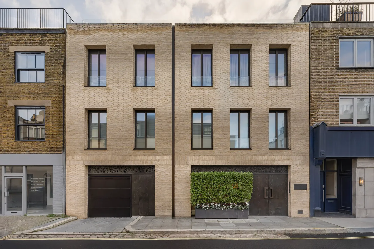 3 bed flat for sale — Knights House, Cheval Place, Knightsbridge, London