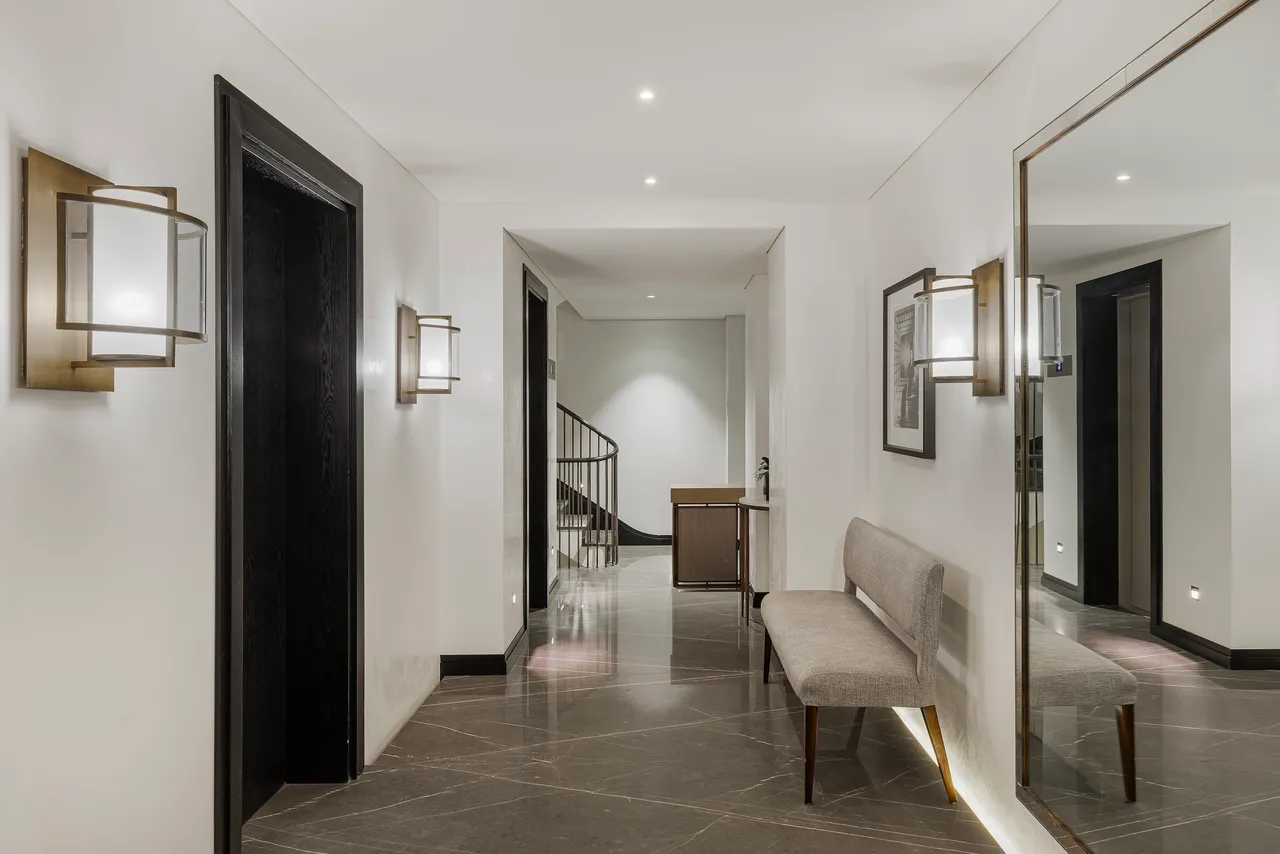 Knights House, Cheval Place, Knightsbridge, London, photo 2