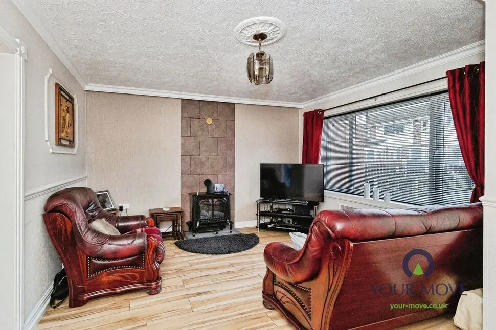Oswald Street, Shaw, OL2, photo 4