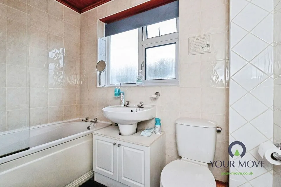 Oswald Street, Shaw, OL2, photo 8