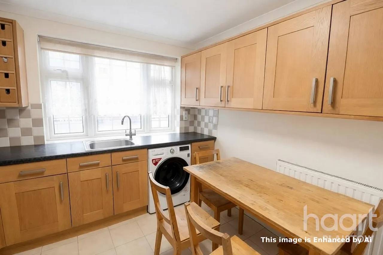Queens Road West Plaistow, London, E13, photo 6