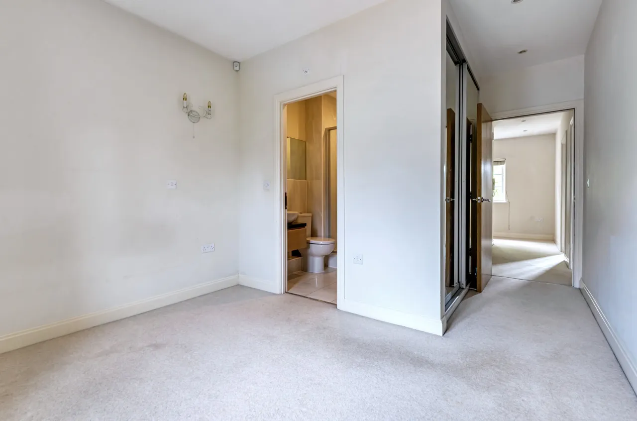 Queens Gate, Winchester, SO22, photo 5