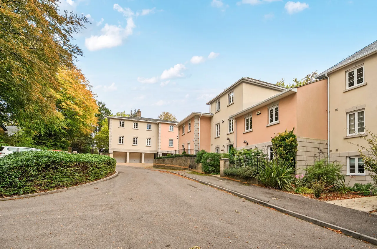 Queens Gate, Winchester, SO22, photo 12