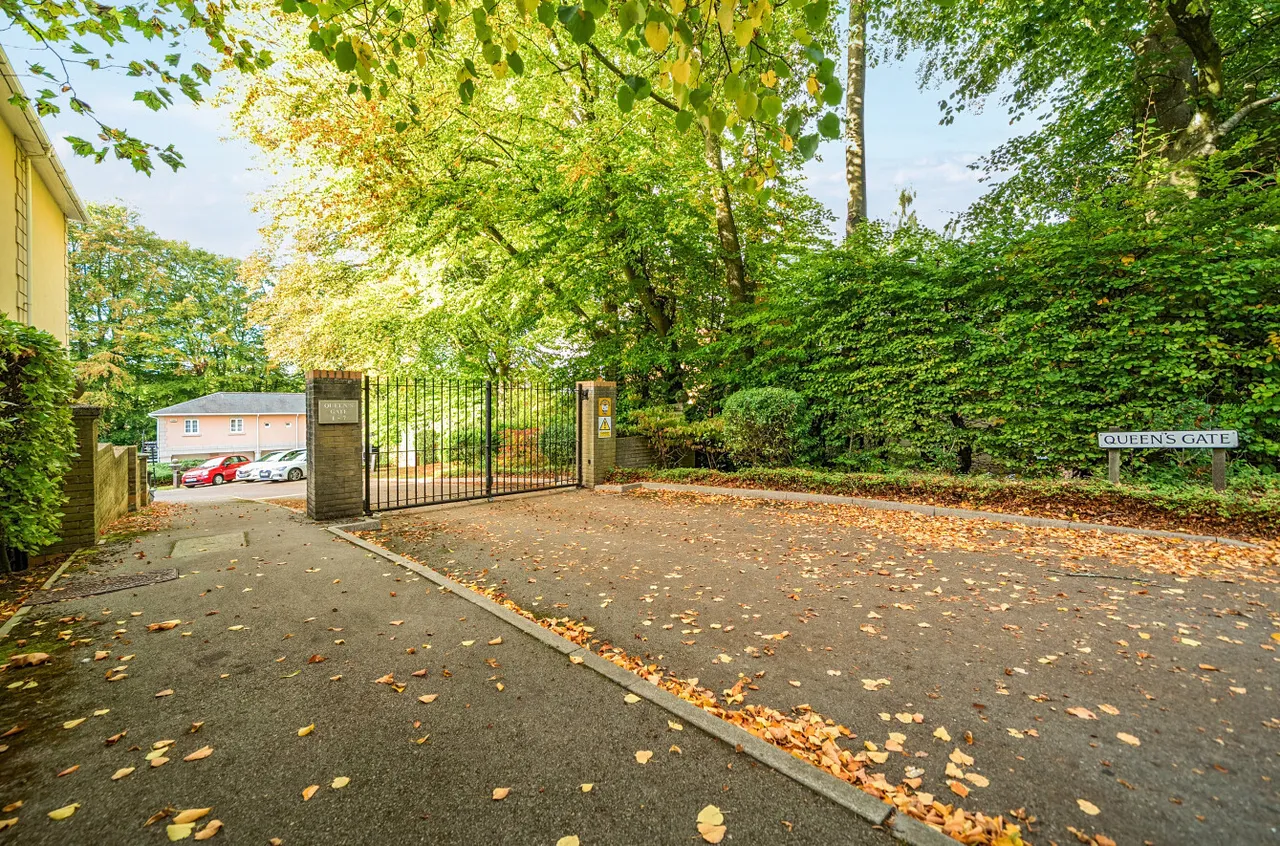 Queens Gate, Winchester, SO22, photo 11