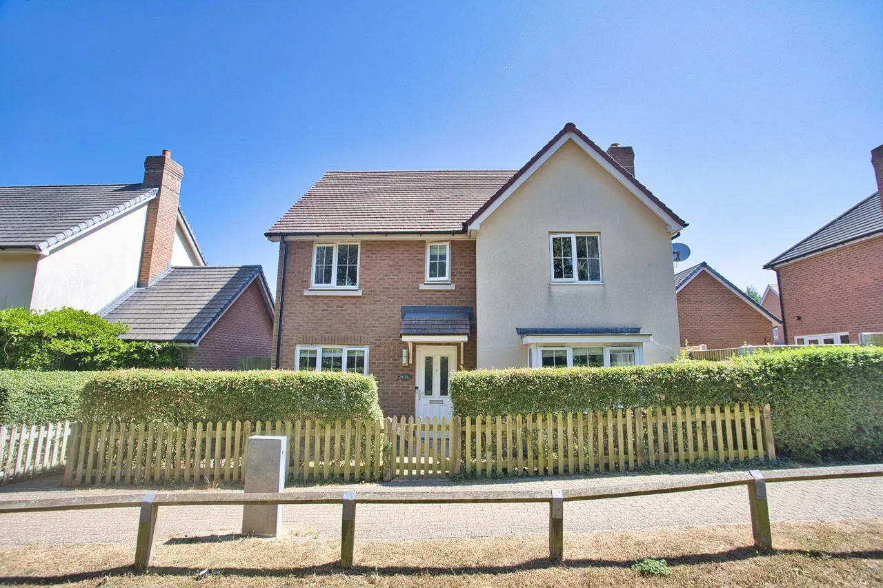 4 bed house for sale, Holm Oak Walk, Deal, CT14