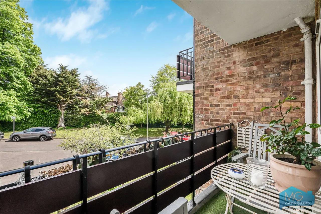 Cedar Drive, East Finchley, N2, photo 11