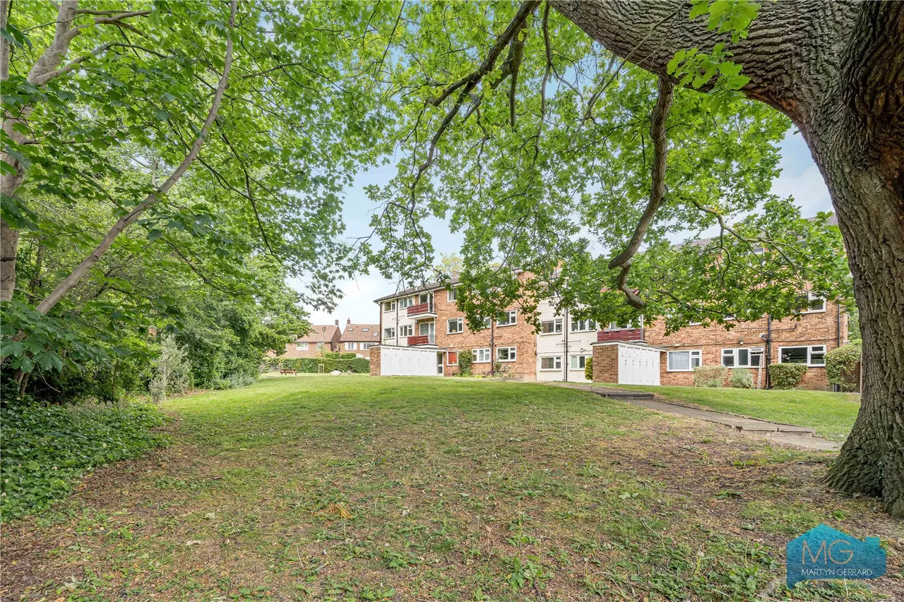 Cedar Drive, East Finchley, N2, photo 7