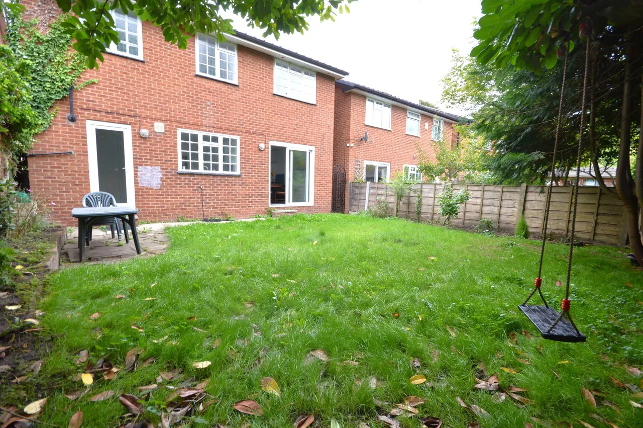 Boddens Hill Road, Stockport, photo 4