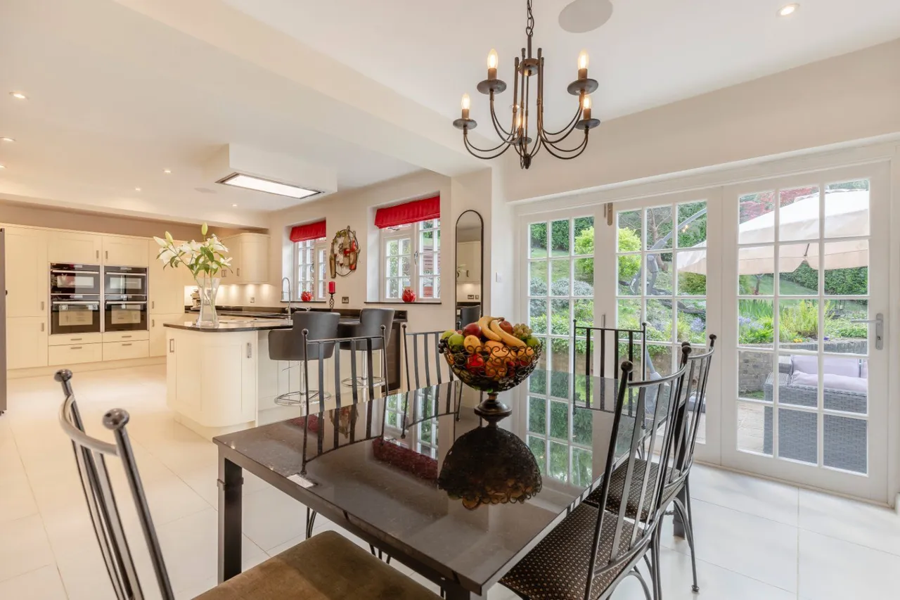 Marsham Lane, Gerrards Cross, Buckinghamshire, SL9 8HA, photo 6