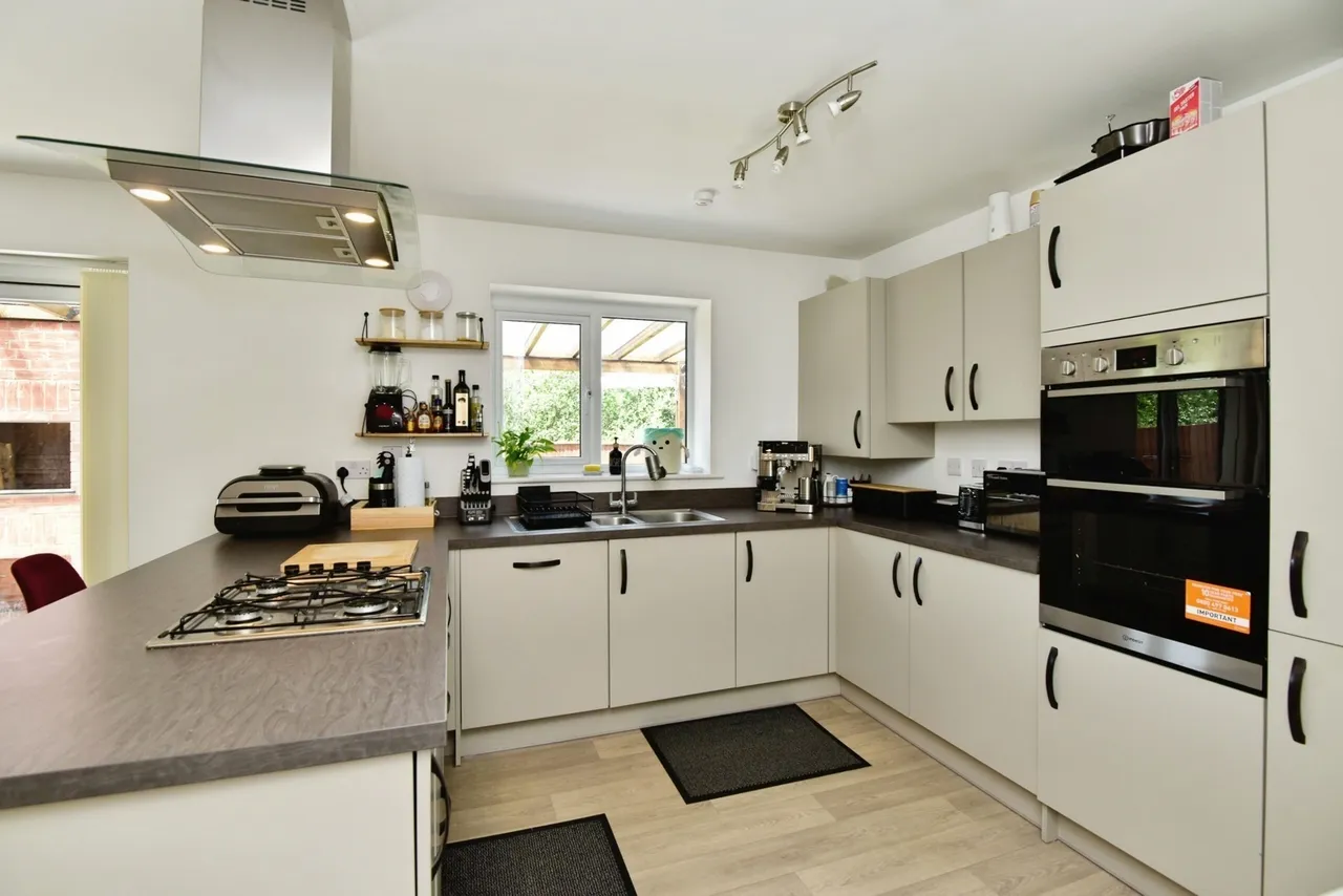 Dartmoor Close, Newcastle, Staffordshire, ST5, photo 3