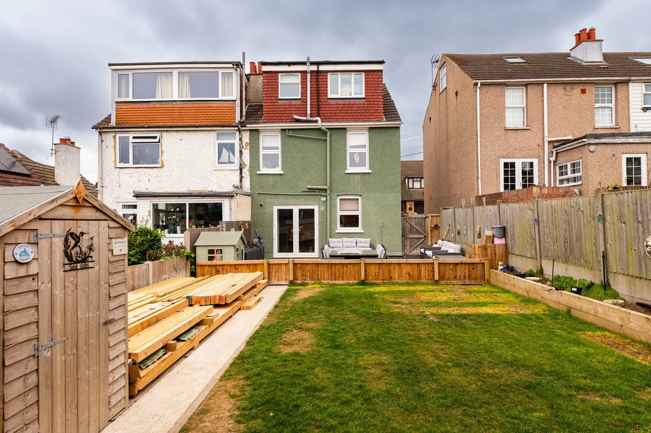 Seaside Avenue, Minster On Sea, ME12, photo 15