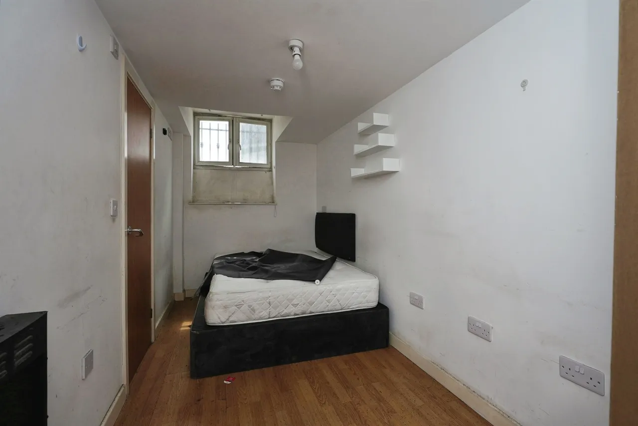 Sunbridge Road, Bradford, photo 8