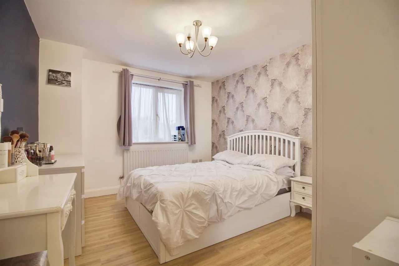 Wenham Place, Hatfield, photo 8