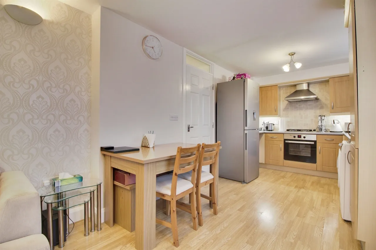 Wenham Place, Hatfield, photo 5