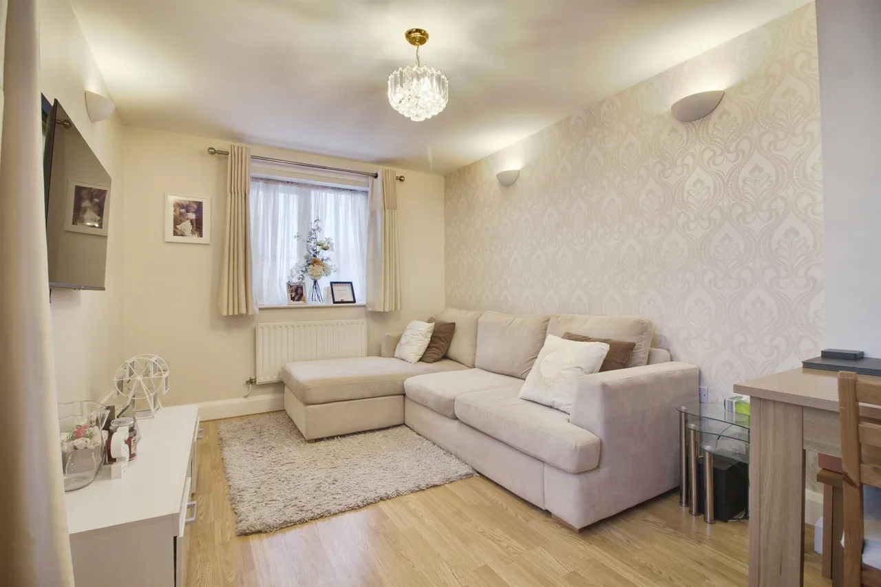 Wenham Place, Hatfield, photo 2