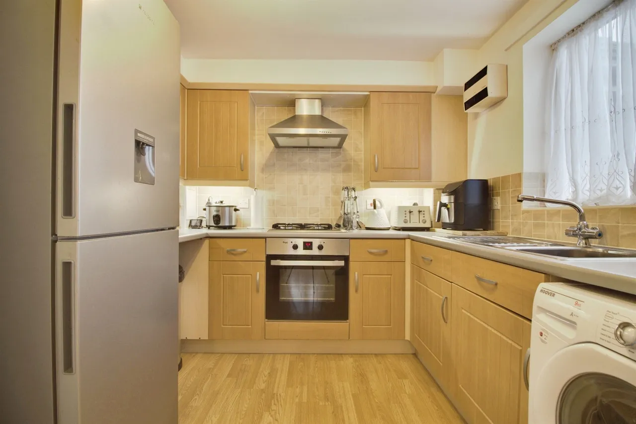 Wenham Place, Hatfield, photo 6