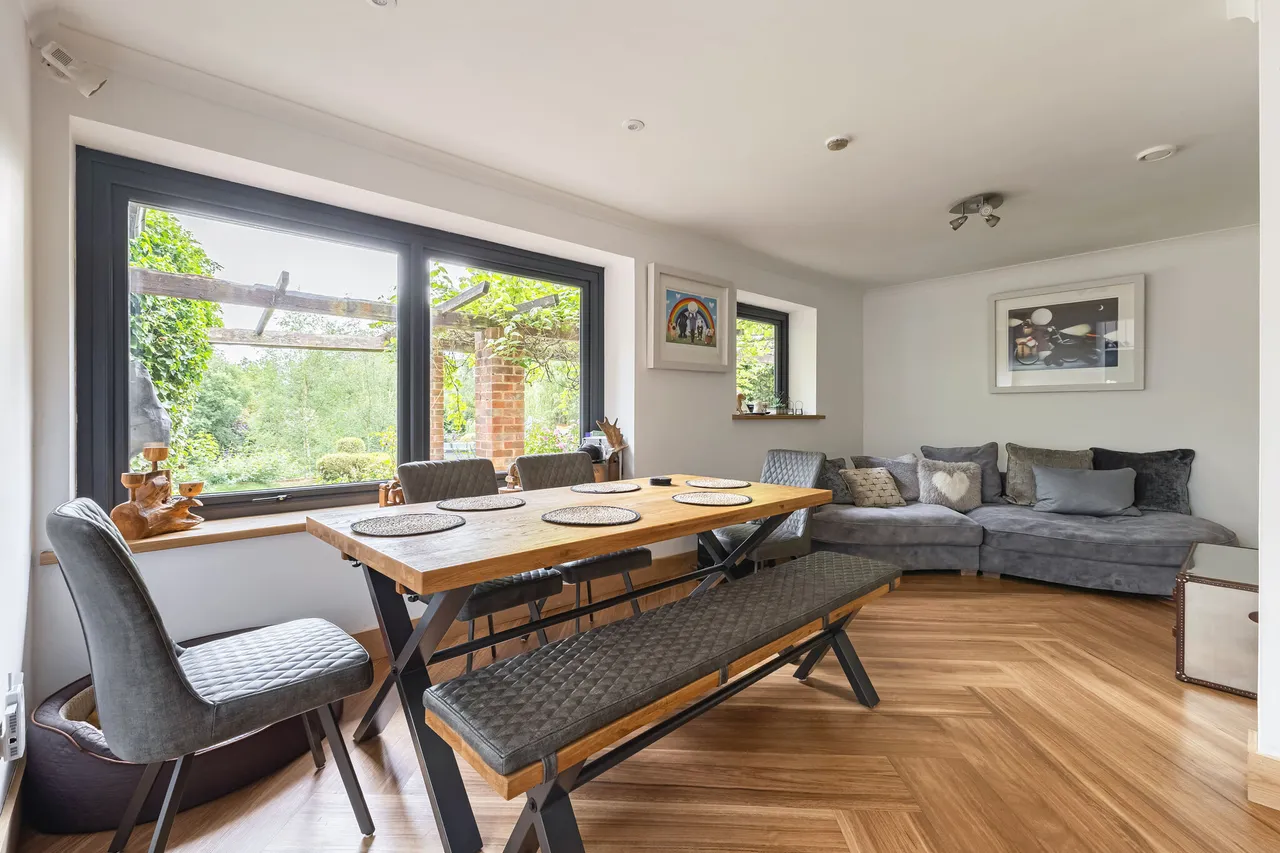 Tile Barn, Woolton Hill, RG20, photo 6