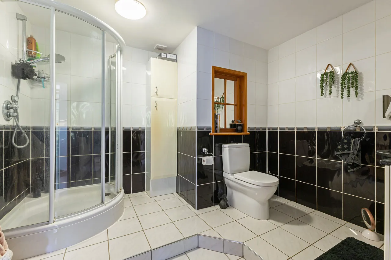 Tile Barn, Woolton Hill, RG20, photo 28