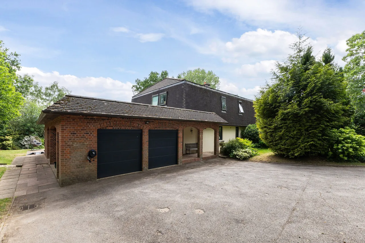 Tile Barn, Woolton Hill, RG20, photo 3