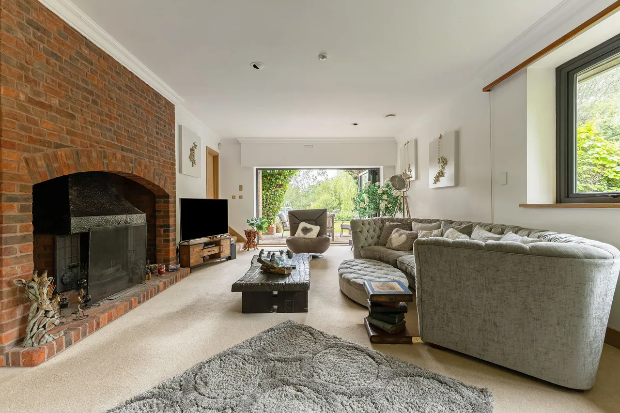 Tile Barn, Woolton Hill, RG20, photo 7