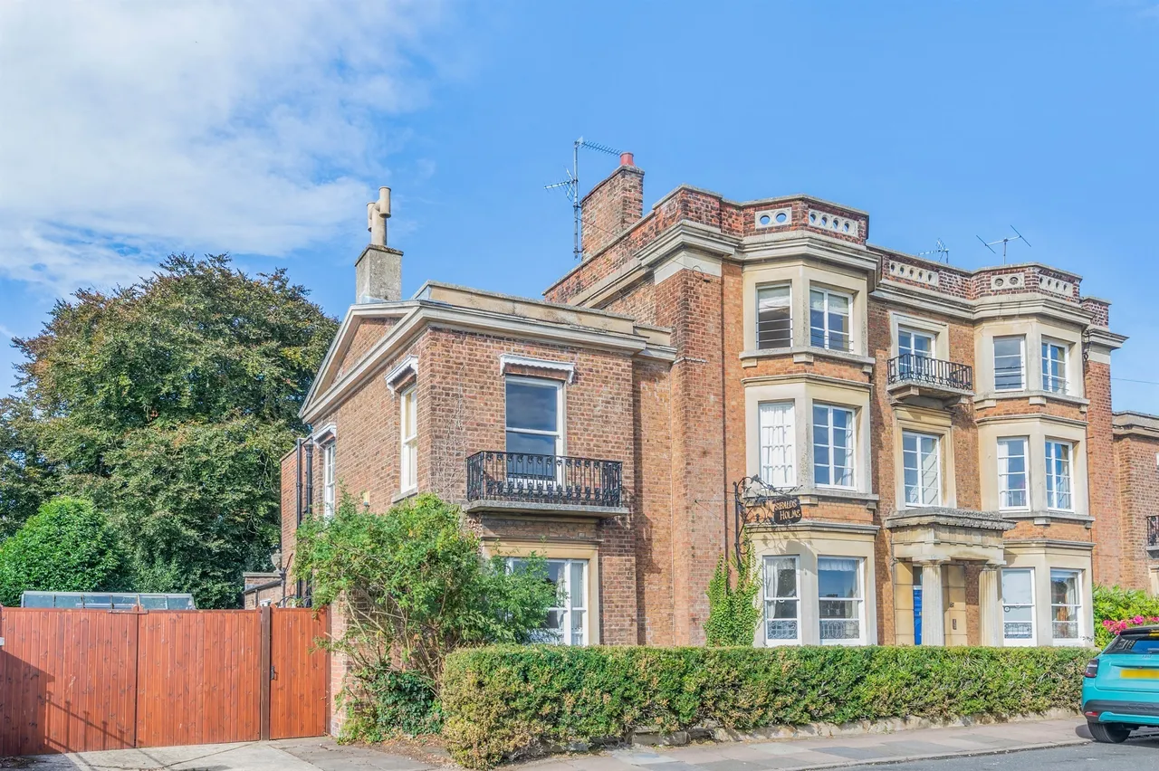 6 bed character property for sale — North Brink, Wisbech