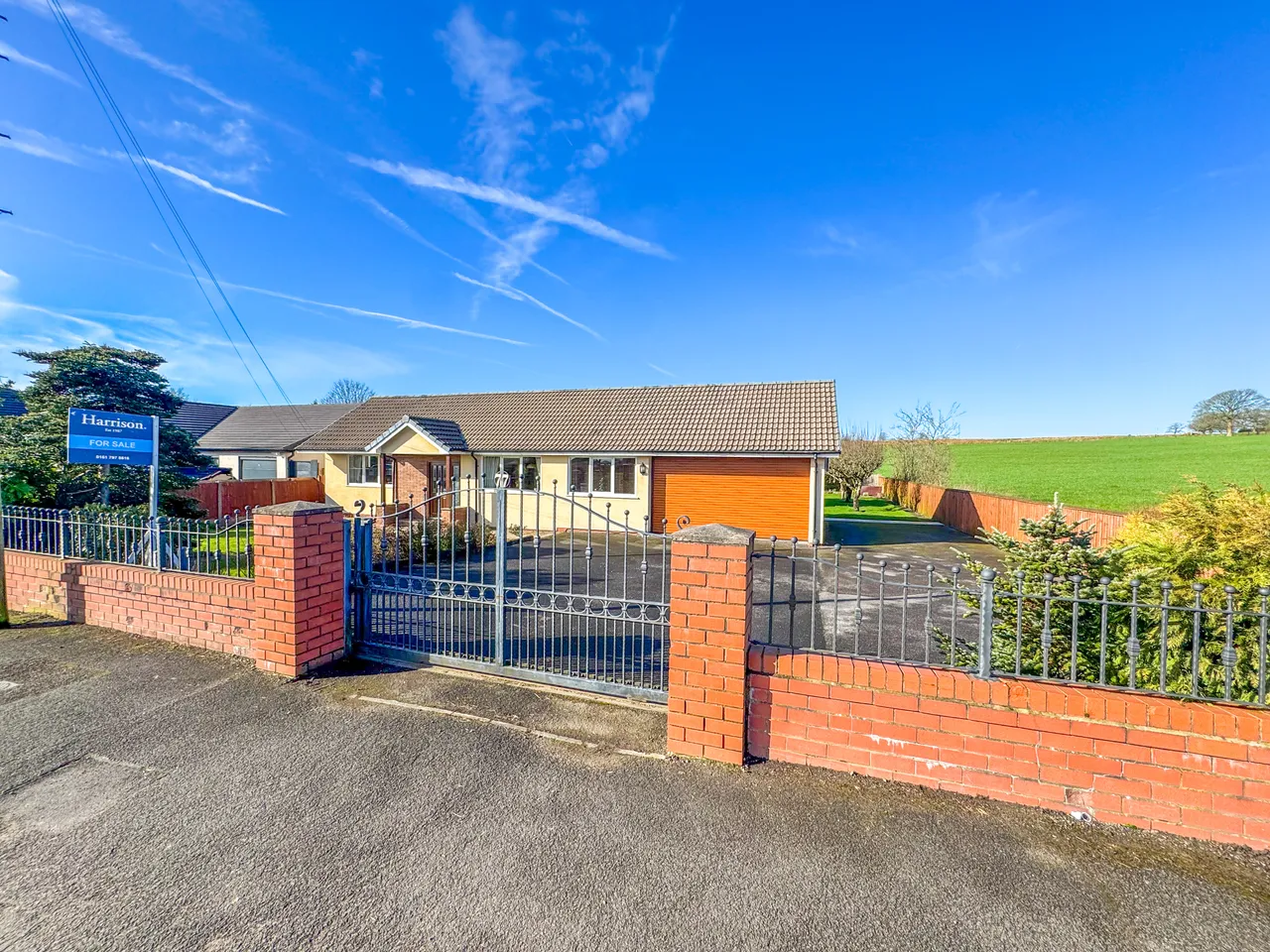 5 bed house for sale — 77 Starling Road, Three Arrows, Radcliffe, M26 4LW