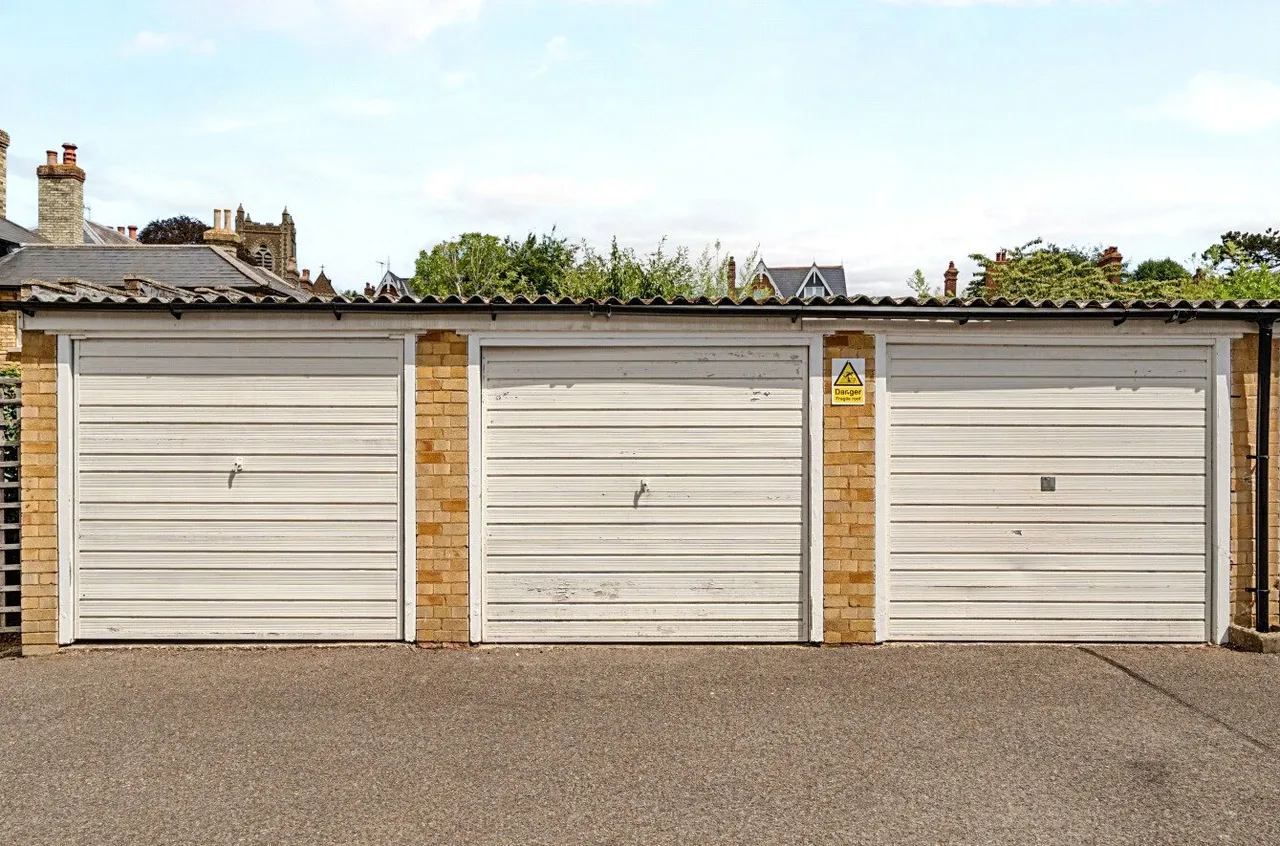 West Road, Guildford, GU1, photo 16