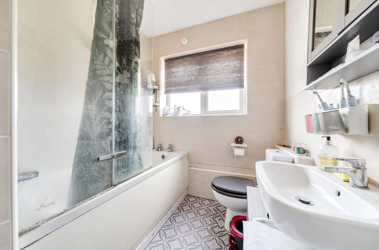 West Road, Guildford, GU1, photo 11