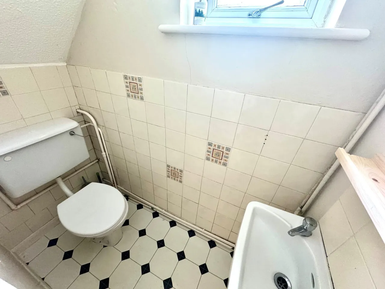 Latimer Drive, Bramcote, NG9, photo 7